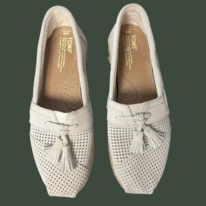 TOMS Khaki Suede Espadrille Slip-On Tassel Shoes Women’s Size 9